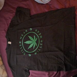 Miller wear black T-shirt large